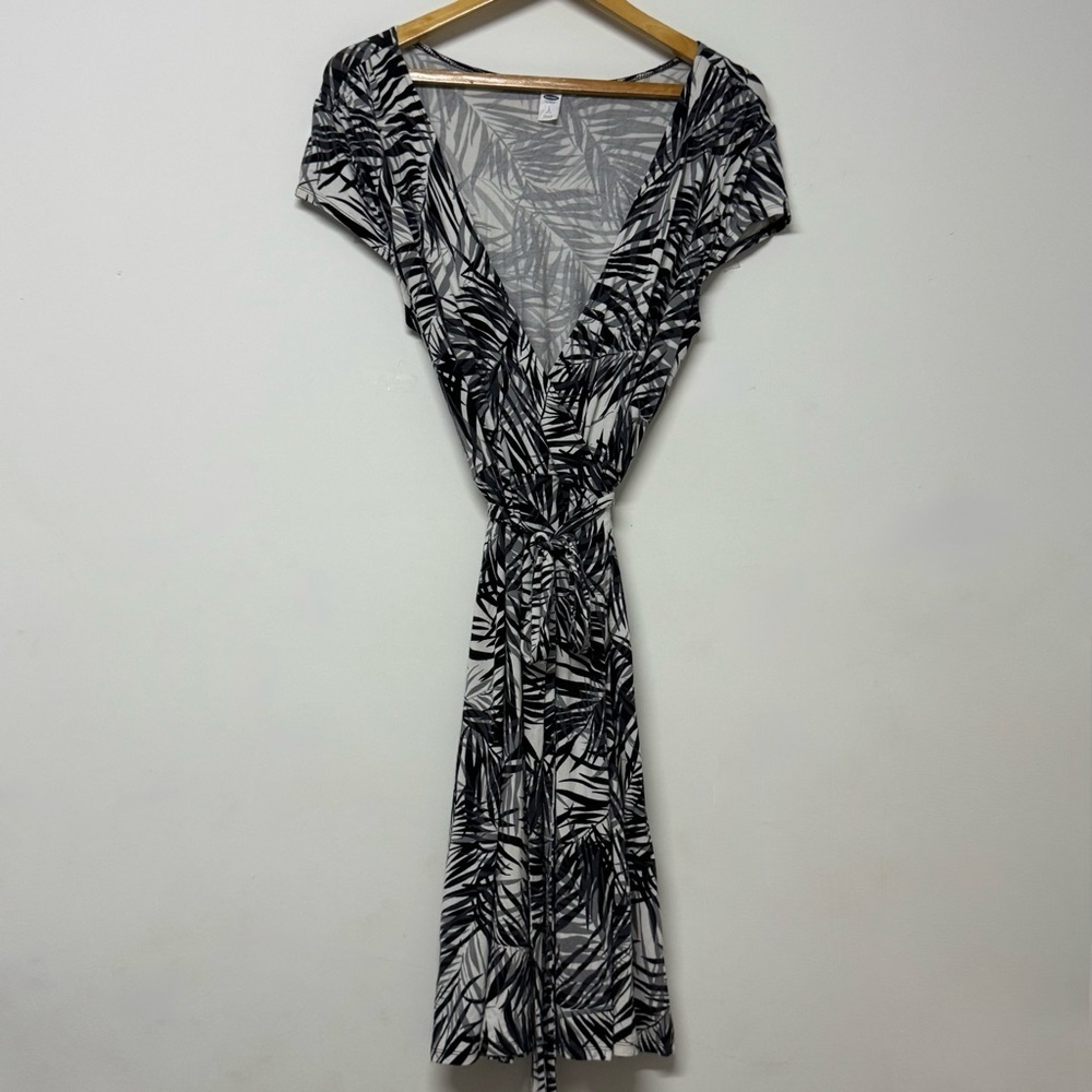 Old Navy Black Cap Sleeve Jersey Knit Palm Leaf Print Wrap Dress Petite L